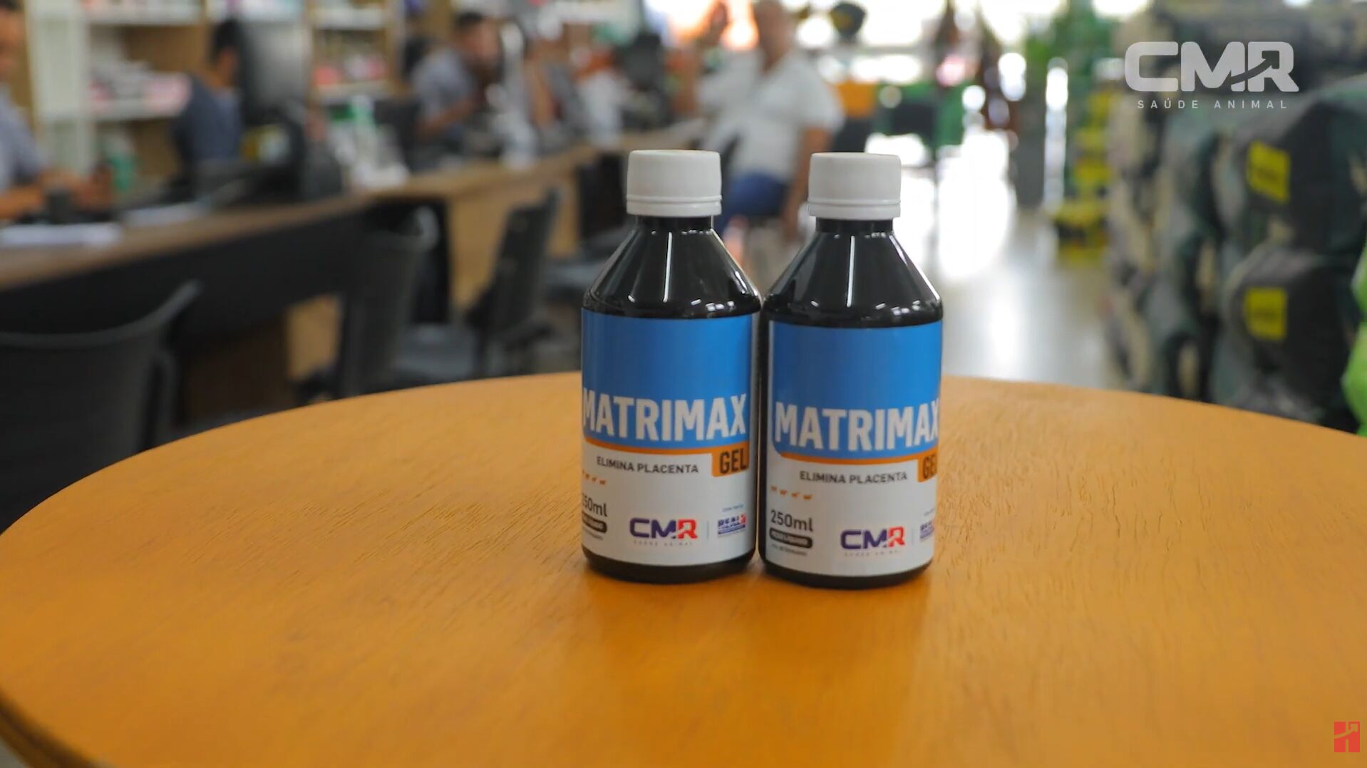 Frascos de Matrimax em gel para saúde animal