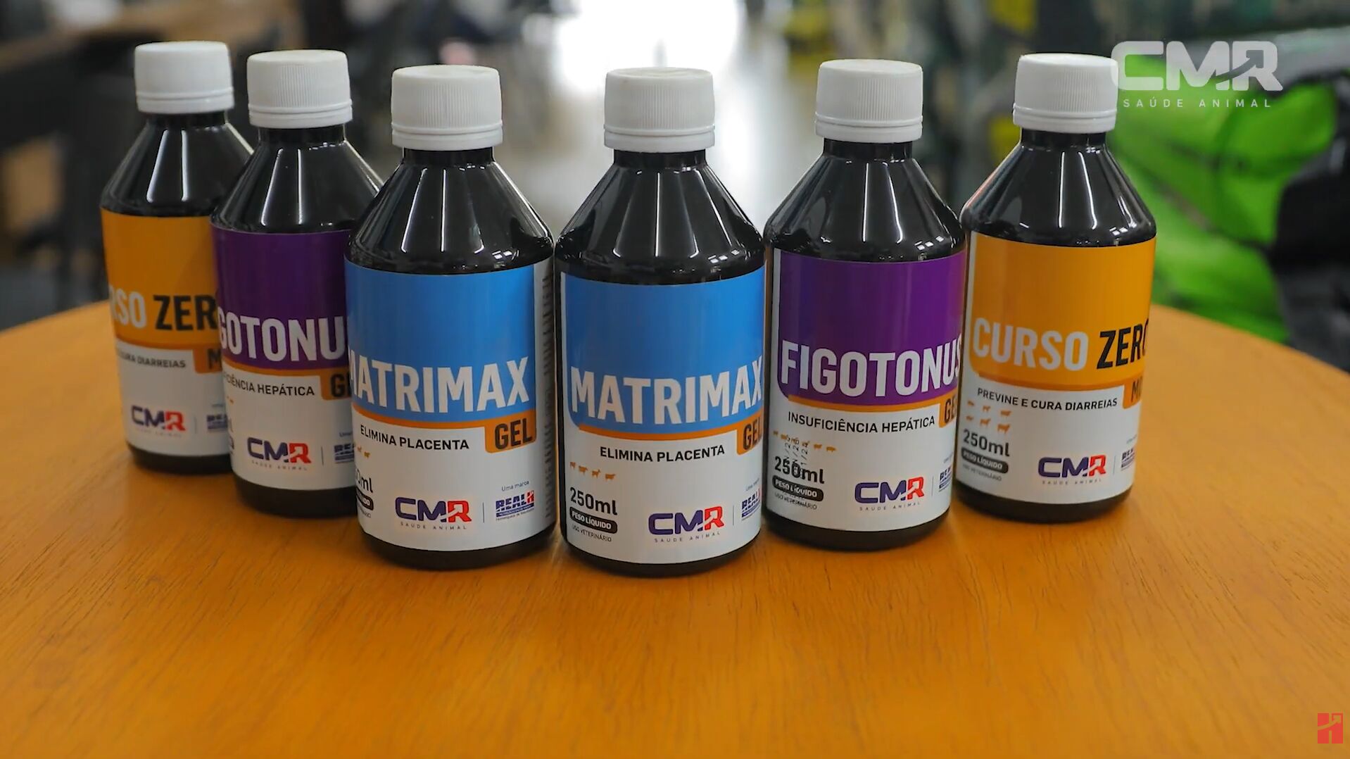 Frascos de produtos veterinários da CMR.